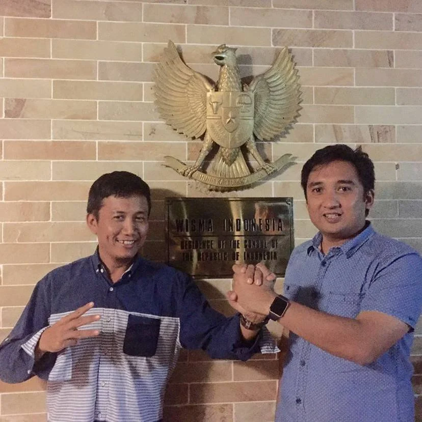Redaksi Gerakan Mandiri Bangsa, bersama konsul Andre Omer di Darwin